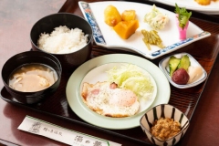 オクシズの食材をふんだんに使用した自慢の田舎料理です。