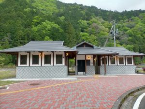 黄金の湯トイレ外観