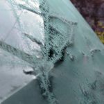 車フロントガラス 凍結